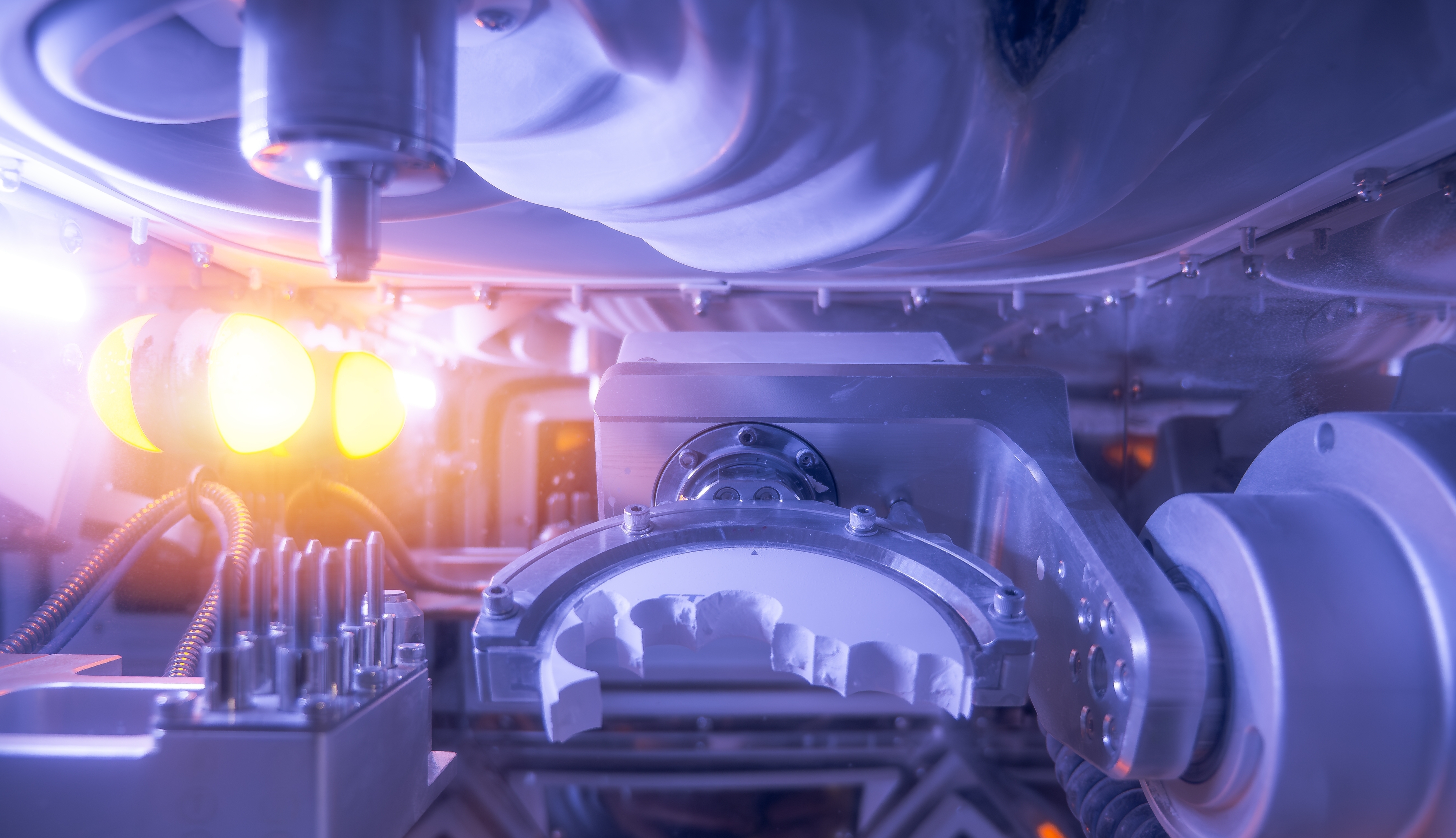Machining Biocompatible Metals: Managing Tool Wear and Cleanliness in Medical Implant Production